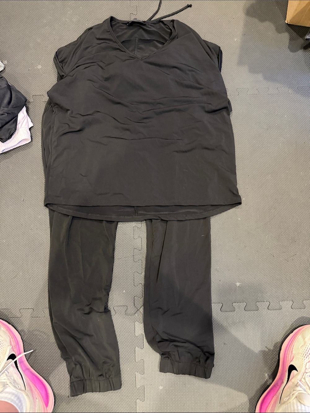 Women’s Travel Black Jogger Pants and Top Set